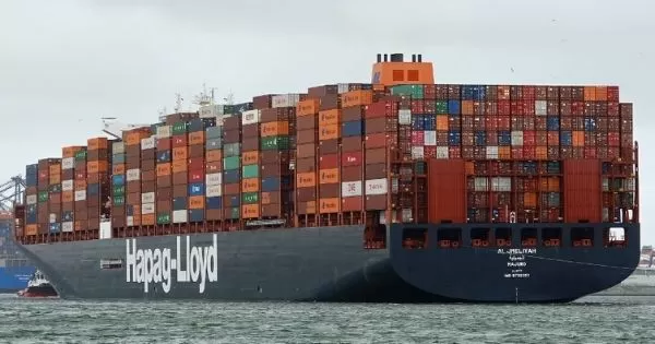 Hapag-Lloyd applies Peak Season Surcharge from East Asia to USA and Canada